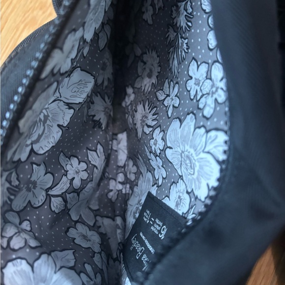 Vera Bradley Cross Body Bag - Picture 4 of 4